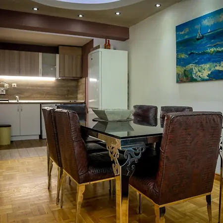 Luxury 2Bd Flat With Top Central Location ブルガス